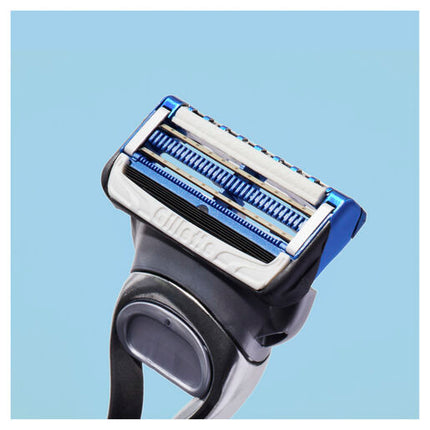 Gillette Skinguard Razor Handle + 4 Cartridges
