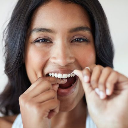 Colgate Total Waxed Dental Floss 50m Protects Gums & Helps Prevent Tooth Decay