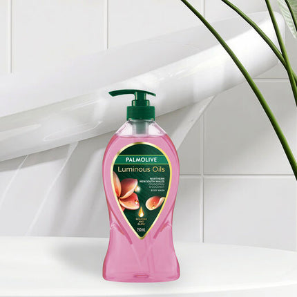 Palmolive Luminous Oils Body Wash 750mL, Far North Queensland Frangipani & Coconut, Nourish & Glow