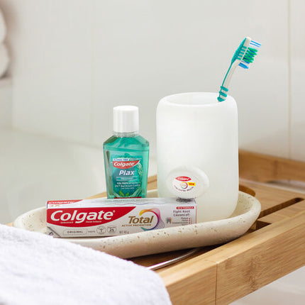 Colgate Travel Essentials Kit, 1 Pack, Toothbrush, Toothpaste, Mouthwash, Floss and Travel Bag Pack
