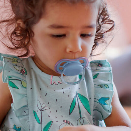 Avent Soother Ultra Air 6-18M 2Pk Plain