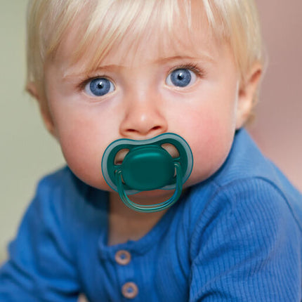 Avent Soother Ultra Air 6-18M 2Pk Plain