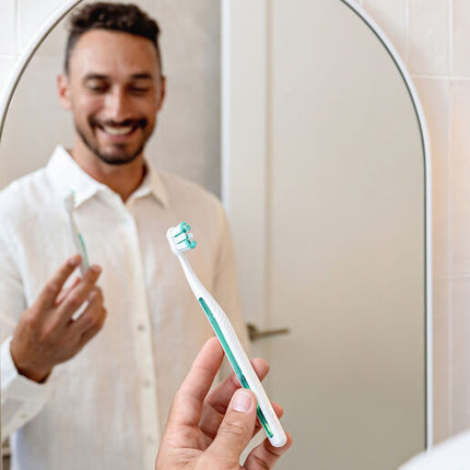 Colgate Total Active Prevention Foaming Clean Toothbrush Medium 1 Pack