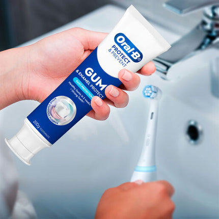 Oral-B Gum & Enamel Daily Protection Clean Toothpaste 200g
