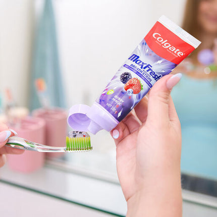 Colgate Toothpaste Max Fresh Berry Magic 100g