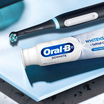 Oral-B 3D White Strengthens Enamel Whitening Toothpaste 110g